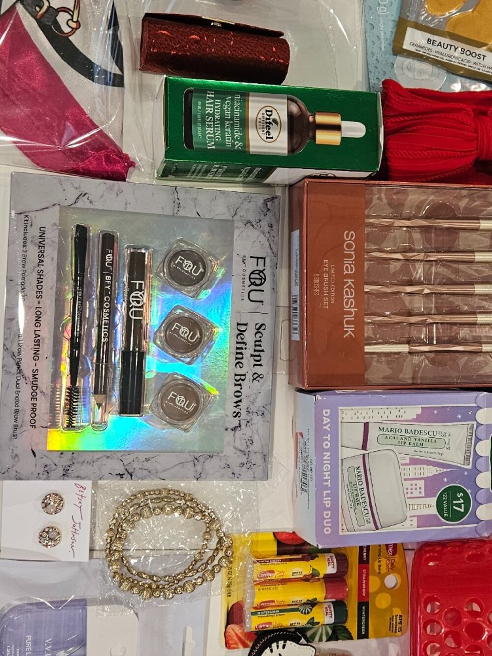 Mystery Bundle with Target Mini Basket & Hello Kitty AirTag Holder Keychain - Picture 11 of 12